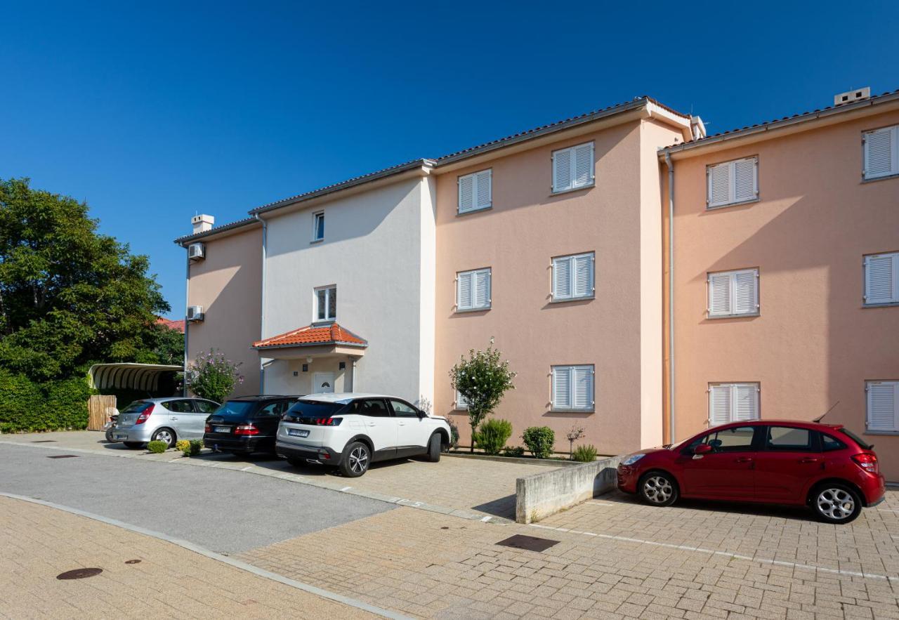 Apartments Crnekovic IV Baška Esterno foto
