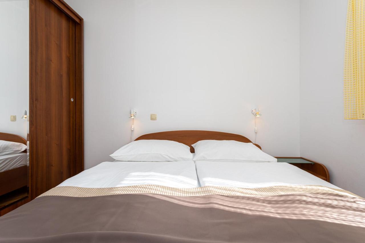 Apartments Crnekovic IV Baška Esterno foto