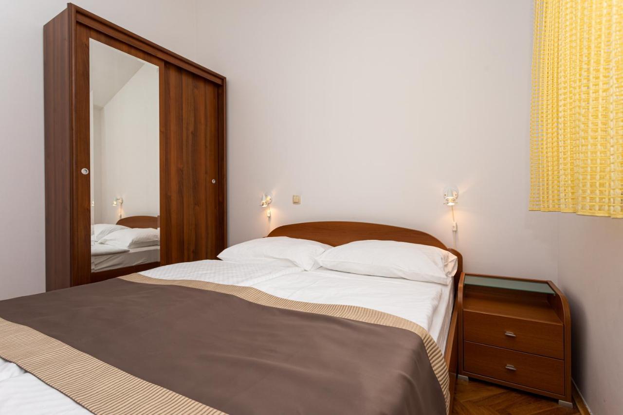 Apartments Crnekovic IV Baška Esterno foto